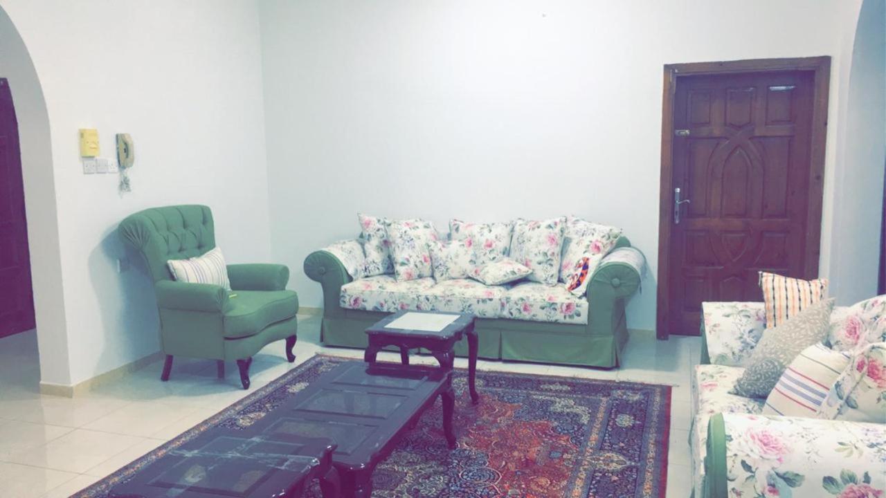 Apartamento Masaken Alkenan Yanbu Exterior foto